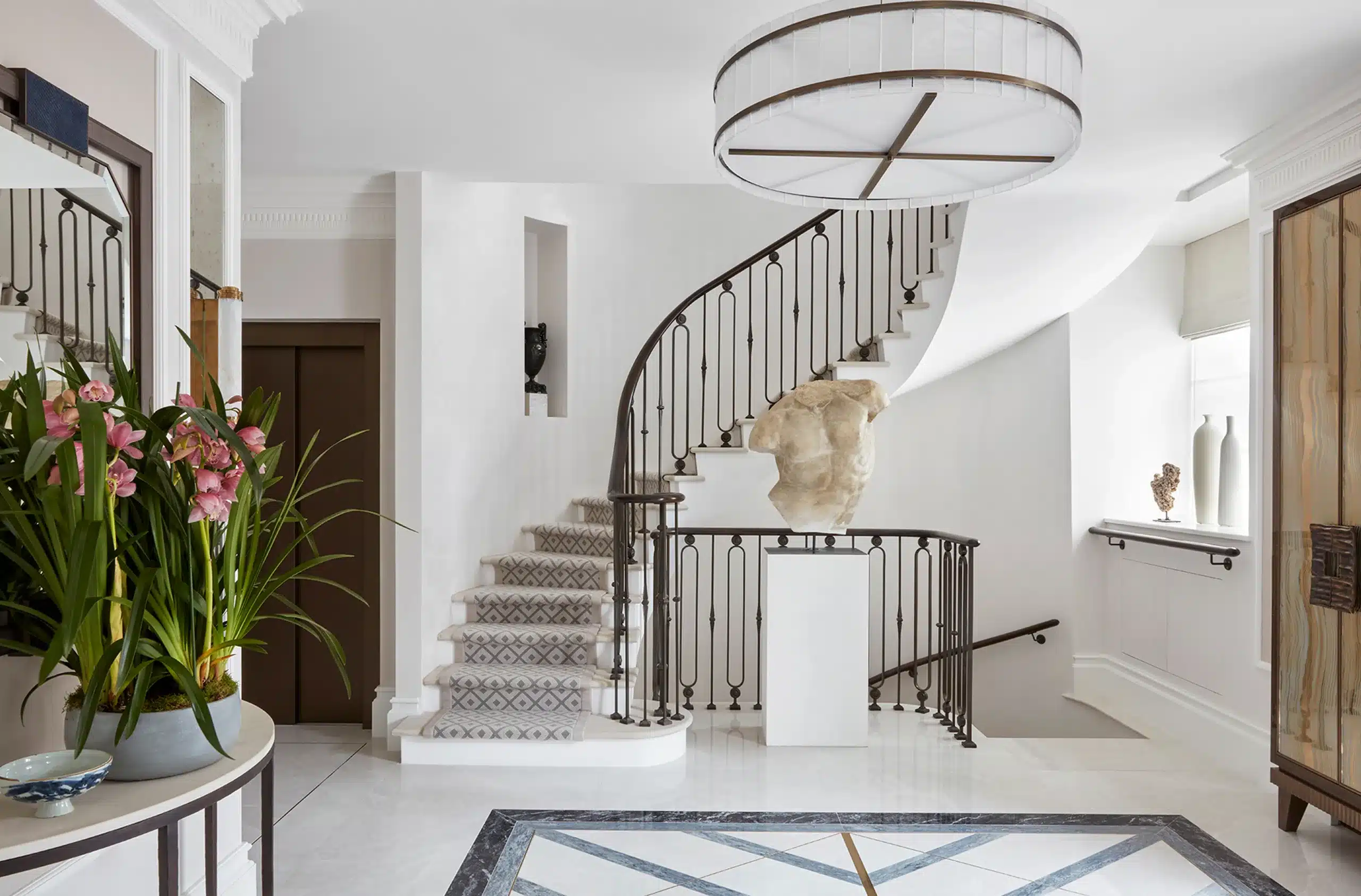 An entryway in a kensington interior design project by katharine pooley, the uk's best interior designer