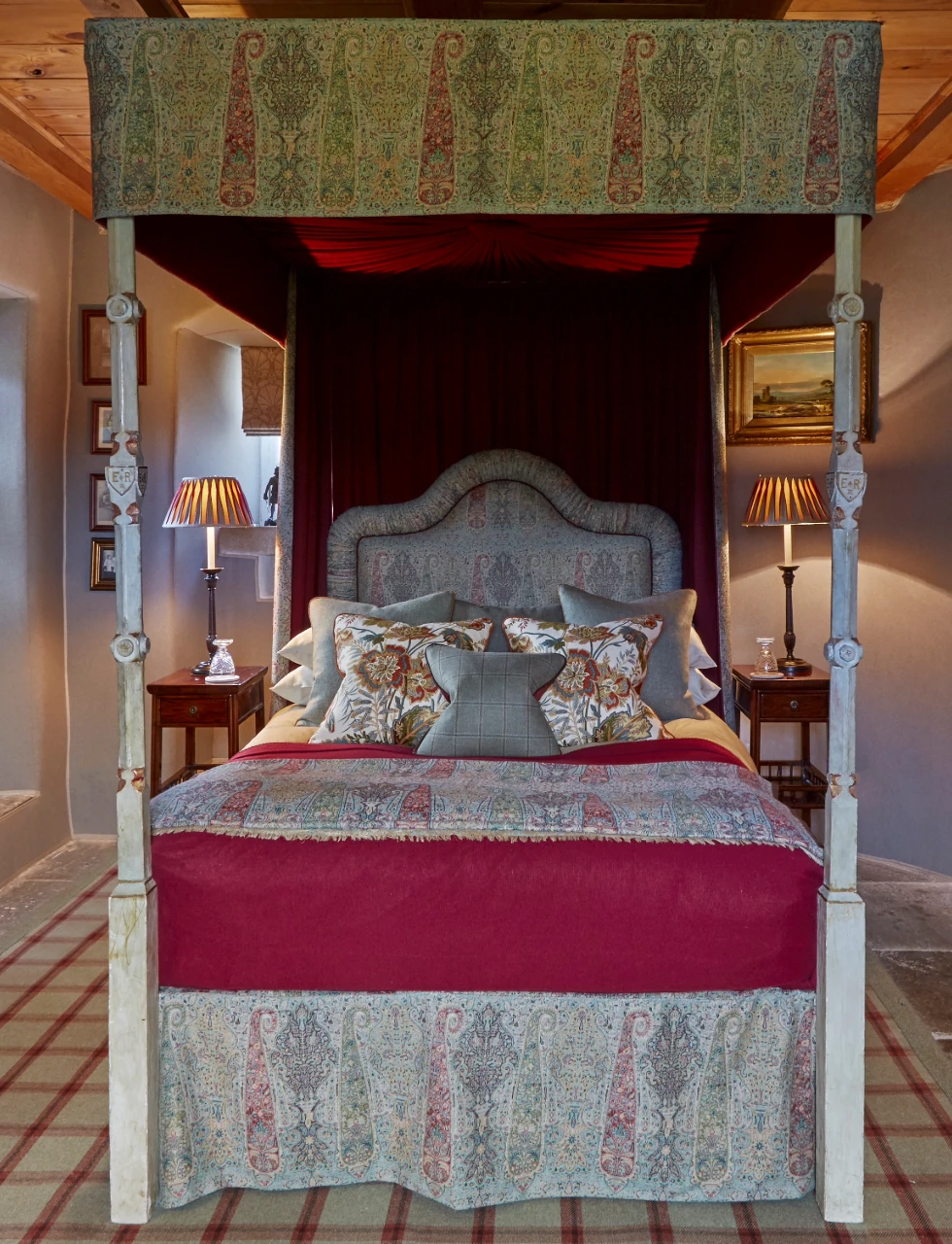 Robert's Room and luxury four-poster bed at Forter Castle